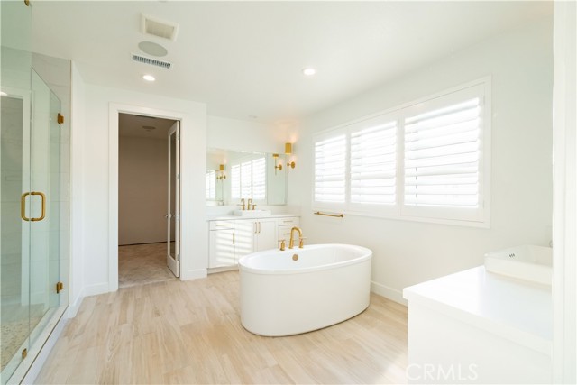 20043 Mersey Lane, Porter Ranch CA: https://media.crmls.org/medias/f8928246-5ae7-423e-971b-917388351412.jpg