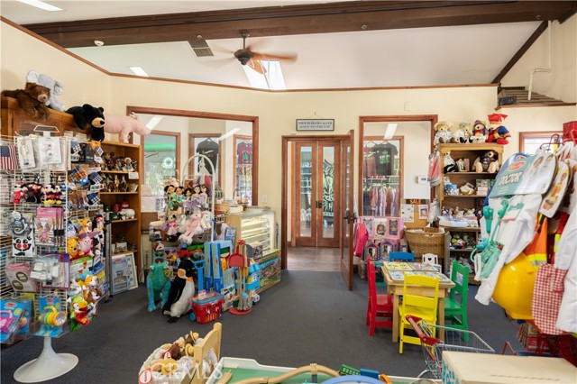 652 Pine Knot, Big Bear Lake CA: https://media.crmls.org/medias/f8935173-6105-410e-9056-6f22eec1b932.jpg