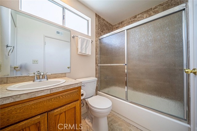 Detail Gallery Image 11 of 27 For 17530 Tulsa St, Granada Hills,  CA 91344 - 5 Beds | 3/1 Baths