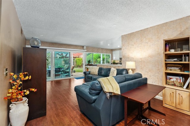 Detail Gallery Image 5 of 25 For 5851 Wellson Dr, Cypress,  CA 90630 - 3 Beds | 3 Baths