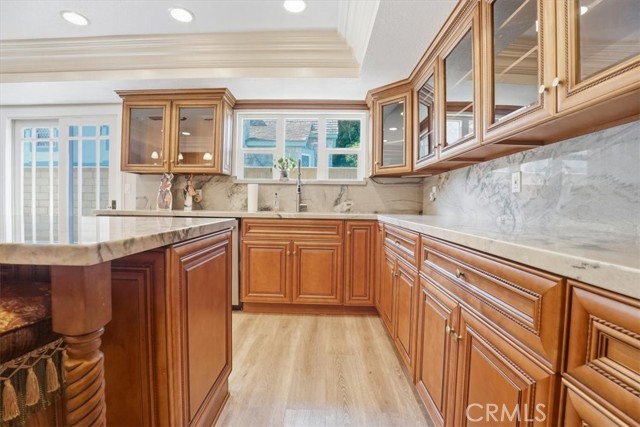 Detail Gallery Image 7 of 57 For 100 Electric Avenue, Seal Beach,  CA 90740 - 4 Beds | 3 Baths