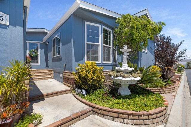 1550 Rimpau Avenue, Corona CA: https://media.crmls.org/medias/f89497f8-7371-4a86-937a-3958655158a1.jpg