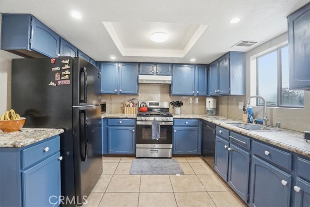 Detail Gallery Image 12 of 43 For 14325 Foothill #9,  Sylmar,  CA 91342 - 2 Beds | 2/1 Baths