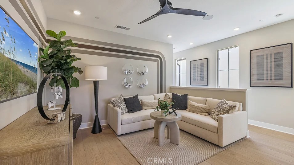 https://media.crmls.org/medias/f89585de-c4b0-4ce0-85d0-25c504981fca.jpg?preset=X-Large
