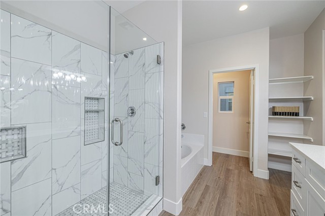 Detail Gallery Image 13 of 26 For 24755 Valley St, Newhall,  CA 91321 - 3 Beds | 2/1 Baths