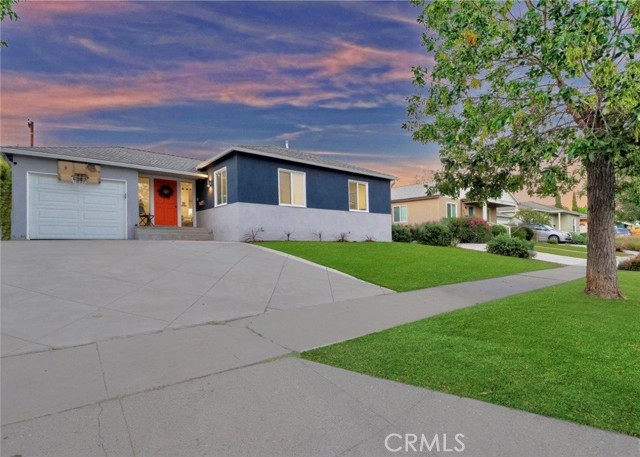 5435 W 76th Street, Los Angeles CA: https://media.crmls.org/medias/f89601a3-777e-472e-97a5-a53354481bf6.jpg