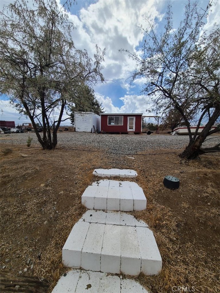 https://media.crmls.org/medias/f8979ac0-3cf3-44be-9353-d055149223b3.jpg?preset=X-Large