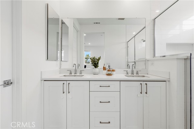 Detail Gallery Image 14 of 47 For 1544 W Plaza Del Amo, Torrance,  CA 90501 - 3 Beds | 2/1 Baths