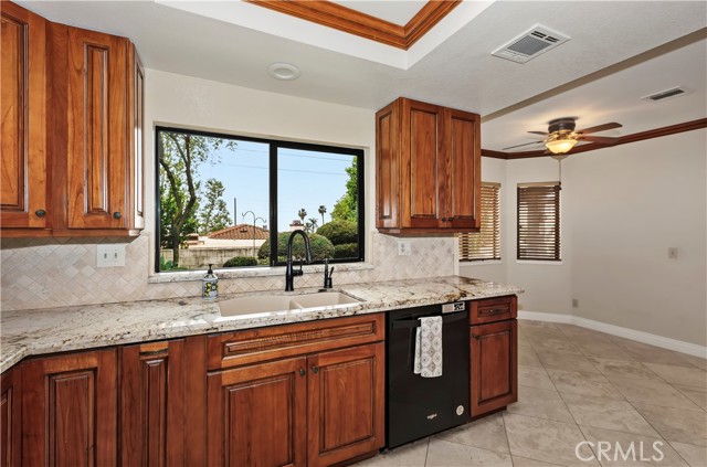 Detail Gallery Image 24 of 45 For 880 El Mirador, Upland,  CA 91784 - 2 Beds | 2/1 Baths