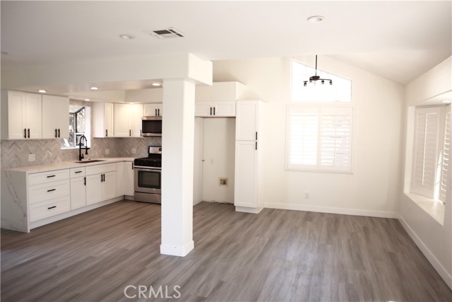 10535 Myrtle Street, Downey CA: https://media.crmls.org/medias/f8983e58-34ad-4617-9e54-4be1824c417e.jpg