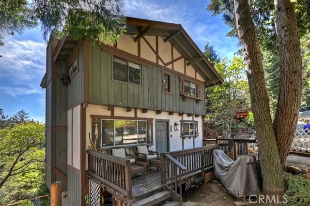 Detail Gallery Image 2 of 33 For 905 Jungfrau, Crestline,  CA 92325 - 2 Beds | 1/1 Baths