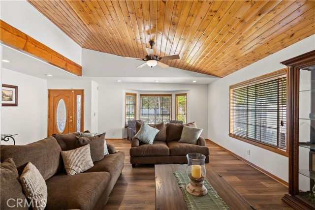 Detail Gallery Image 3 of 20 For 6733 Coral Ct, Rancho Cucamonga,  CA 91701 - 4 Beds | 2/1 Baths