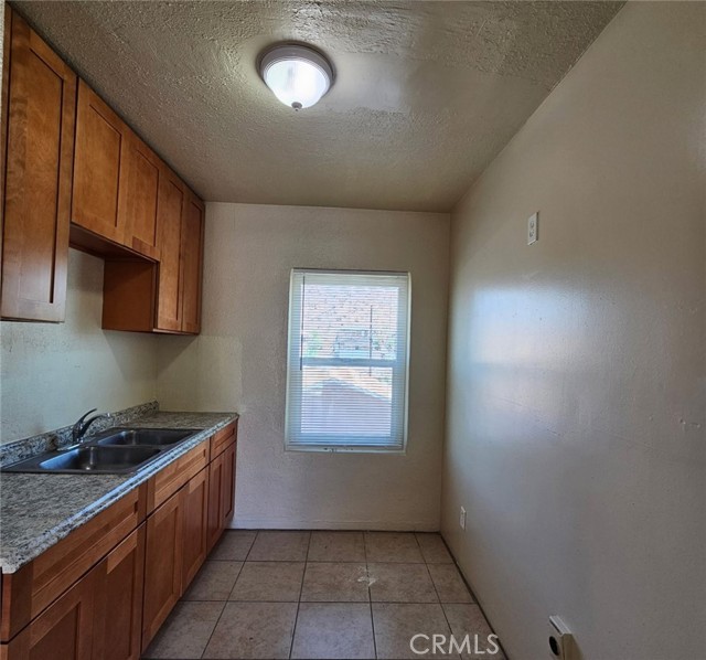 Detail Gallery Image 3 of 13 For 301 N 1st Ave #7,  Barstow,  CA 92311 - 2 Beds | 2 Baths
