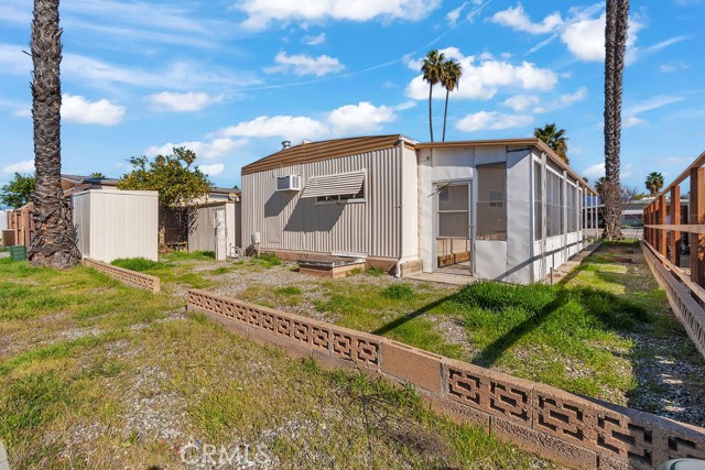 Detail Gallery Image 4 of 24 For 841 S Lyon, Hemet,  CA 92543 - 2 Beds | 2 Baths