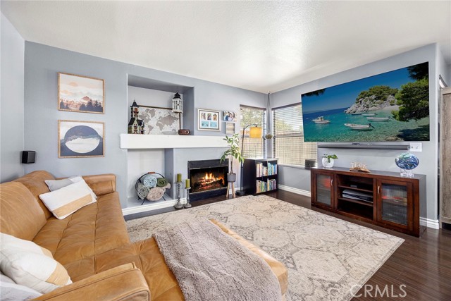 Detail Gallery Image 11 of 31 For 943 Miraflores Dr, Corona,  CA 92882 - 3 Beds | 2/1 Baths