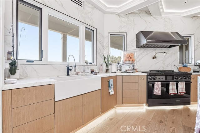 Detail Gallery Image 15 of 55 For 381 S Henning Way, Anaheim,  CA 92807 - 6 Beds | 6 Baths