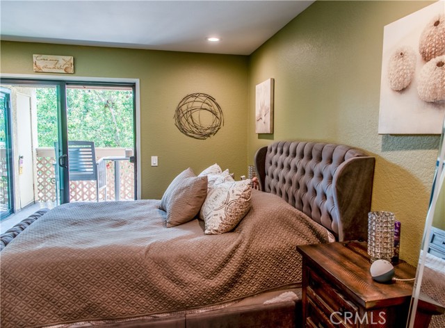 16551 Grunion, Huntington Beach CA: https://media.crmls.org/medias/f89c3375-30f2-4296-8c51-b616ef2bfed5.jpg