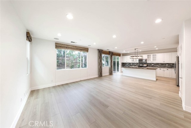 Detail Gallery Image 6 of 31 For 2824 Villa Catalonia Ct, Corona,  CA 92881 - 3 Beds | 2/1 Baths