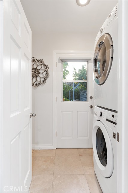 6115 Van Noord Avenue, Valley Glen CA: https://media.crmls.org/medias/f89d4c42-9c5c-4d6b-a7bb-2cf9f0878b9e.jpg