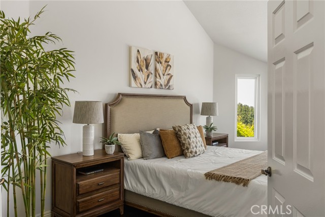 580 S Londerry Ln, Anaheim Hills CA: https://media.crmls.org/medias/f89d6e90-f2df-43cf-8222-ad63831928f7.jpg