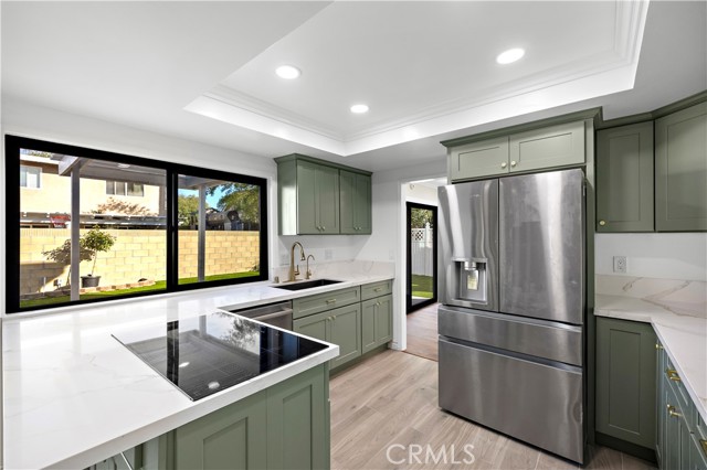 Detail Gallery Image 9 of 29 For 21662 Saluda Cir, Huntington Beach,  CA 92646 - 4 Beds | 3 Baths