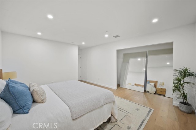 14328 Emelita Street, Sherman Oaks CA: https://media.crmls.org/medias/f89e3646-dbe3-4405-b56f-ced3740667c3.jpg
