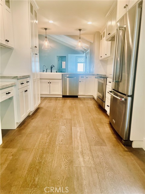 1856 9th Street, Manhattan Beach CA: https://media.crmls.org/medias/f89e77f3-4f35-4ad8-a0e4-2c6e907e74a2.jpg