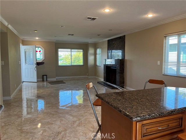 Detail Gallery Image 6 of 21 For 135 Flower #B,  Costa Mesa,  CA 92627 - 2 Beds | 2 Baths