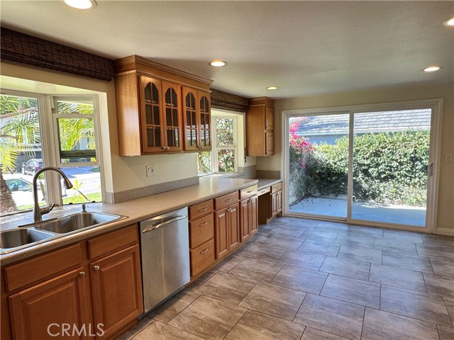 Detail Gallery Image 10 of 22 For 25456 El Picador, Mission Viejo,  CA 92691 - 4 Beds | 3/1 Baths