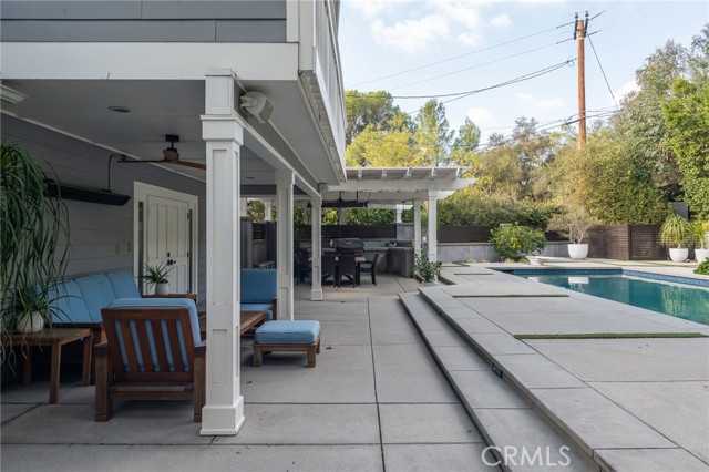 5433 Castle Knoll Road, La Canada Flintridge CA: https://media.crmls.org/medias/f8a095f0-866a-4caf-afa8-4073715383d1.jpg