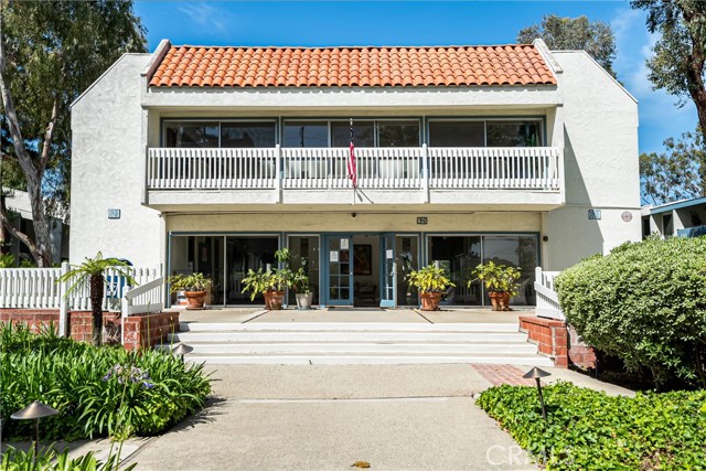 611 Prospect Avenue, Redondo Beach, California 90277, 2 Bedrooms Bedrooms, ,2 BathroomsBathrooms,Residential,Sold,Prospect,SB22076487