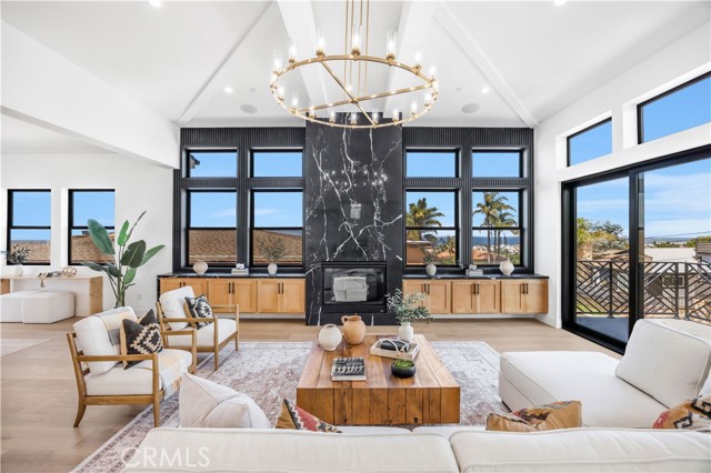 924 17th St, Hermosa Beach CA: https://media.crmls.org/medias/f8a1971c-6f82-4a1e-b169-aab593c5dc84.jpg