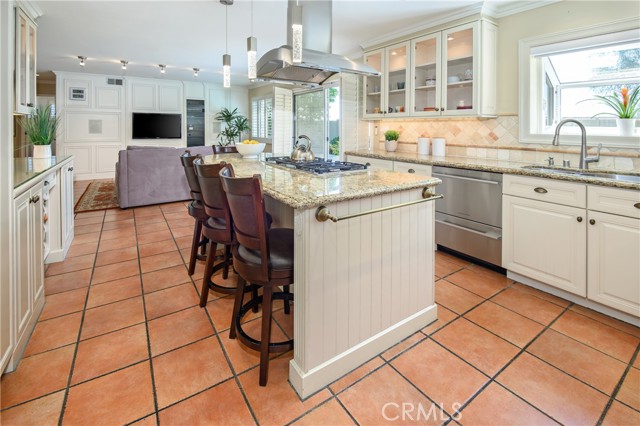Detail Gallery Image 4 of 32 For 29353 Whitley Collins Dr, Rancho Palos Verdes,  CA 90275 - 4 Beds | 2/1 Baths