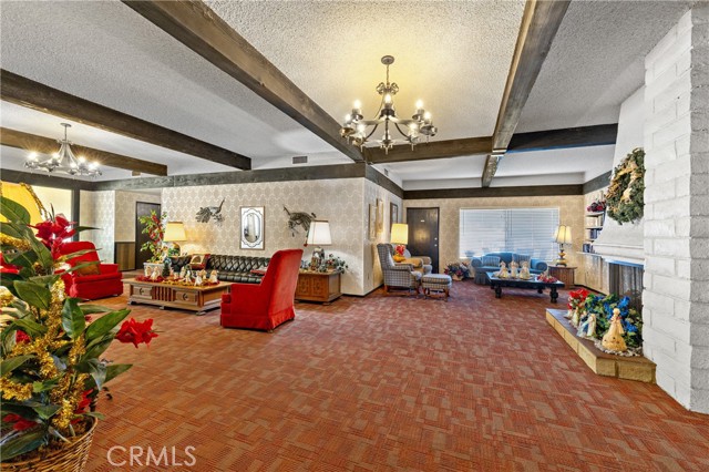 1895 W Devonshire Avenue, Hemet CA: https://media.crmls.org/medias/f8a32dbb-8261-4c95-8f76-b99815dfcdce.jpg