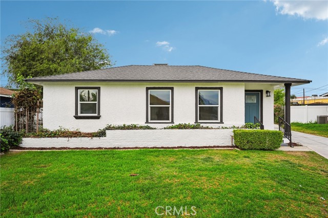 Detail Gallery Image 3 of 32 For 1634 Turrill, San Bernardino,  CA 92411 - 3 Beds | 3 Baths