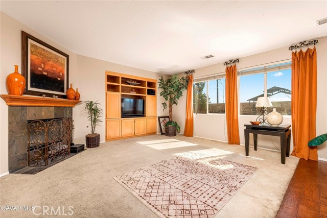 Detail Gallery Image 6 of 28 For 2158 Cypress, Lancaster,  CA 93535 - 4 Beds | 3 Baths