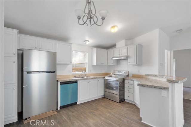 27320 Rodeo Road, Helendale CA: https://media.crmls.org/medias/f8a56da2-5b8a-4873-aca1-7643ca215681.jpg