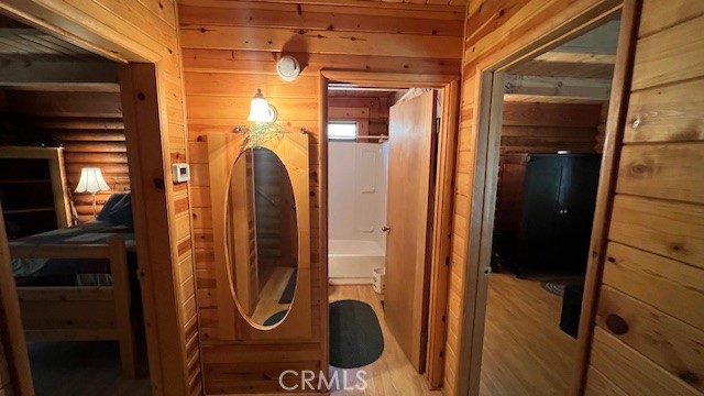 https://media.crmls.org/medias/f8a5c471-89fb-4510-9717-79189ad11efe.jpg?preset=X-Large
