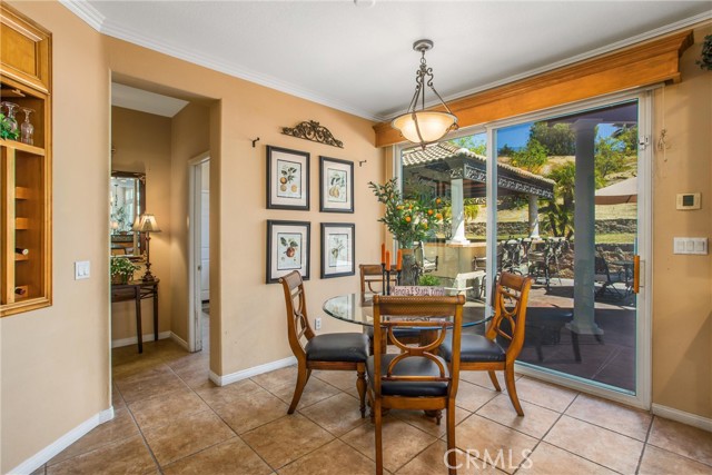 Detail Gallery Image 18 of 72 For 2109 Canyon View Ln, Redlands,  CA 92373 - 4 Beds | 4 Baths