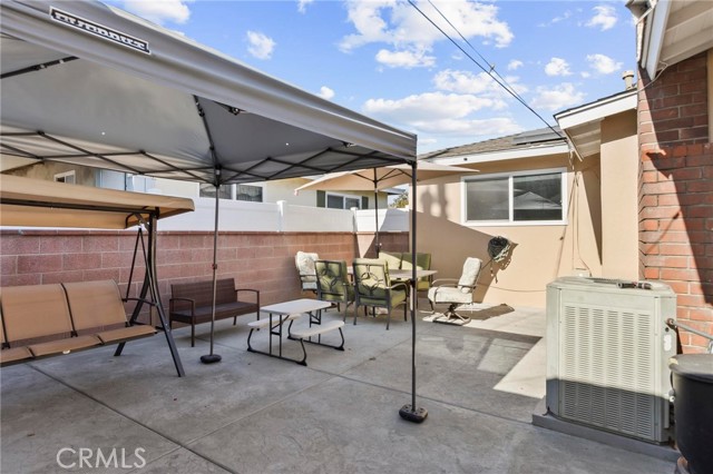 11131 Alburtis Avenue, Norwalk CA: https://media.crmls.org/medias/f8a65eb7-6c93-455b-9872-3f835c79e2c6.jpg