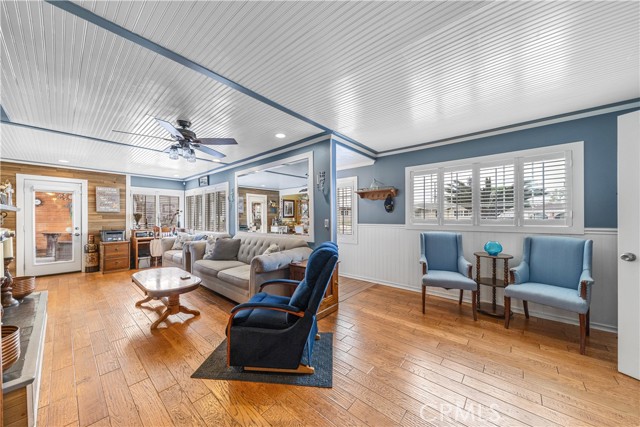 2033 E Duell Street, Glendora CA: https://media.crmls.org/medias/f8a6a9ec-4803-4b71-ac90-fd51b8fdaff3.jpg