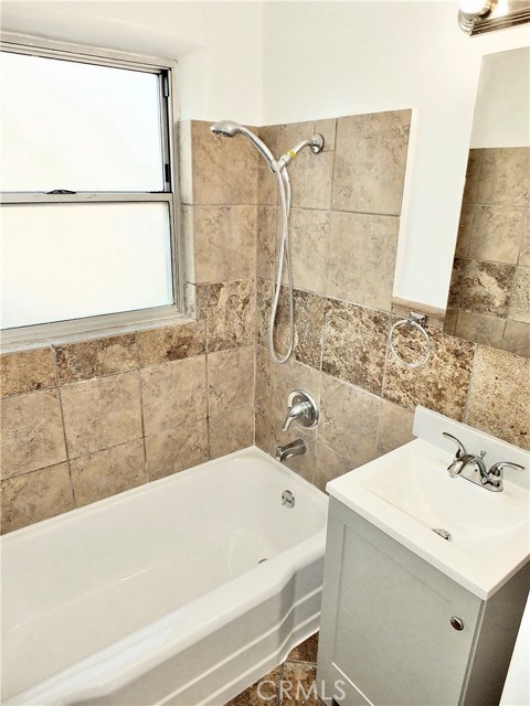 Detail Gallery Image 13 of 28 For 5713 Ashworth St, Lakewood,  CA 90713 - 3 Beds | 2 Baths