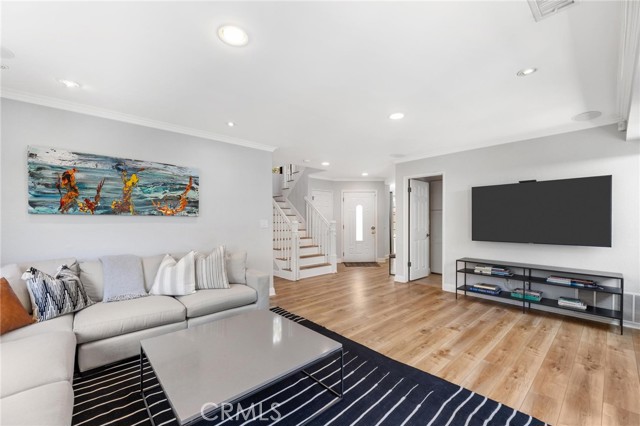 2007 Dufour Avenue, Redondo Beach CA: https://media.crmls.org/medias/f8a7edba-f77e-4442-88e9-f6a7734bef34.jpg