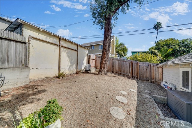 251 Viejo Street, Laguna Beach CA: https://media.crmls.org/medias/f8a7f4ab-78e8-4420-ad0b-5e3cb4560674.jpg