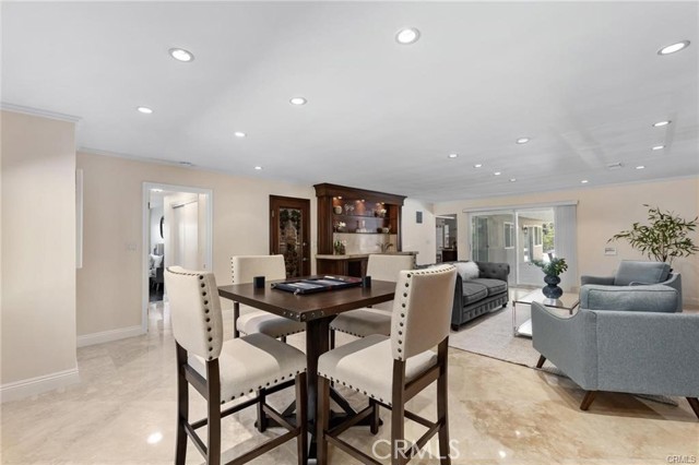 Detail Gallery Image 17 of 47 For 5869 Eilat Pl, Woodland Hills,  CA 91367 - 6 Beds | 3/1 Baths