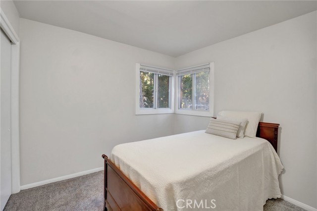 Detail Gallery Image 13 of 22 For 32159 Cove Cir, Running Springs,  CA 92382 - 2 Beds | 1 Baths