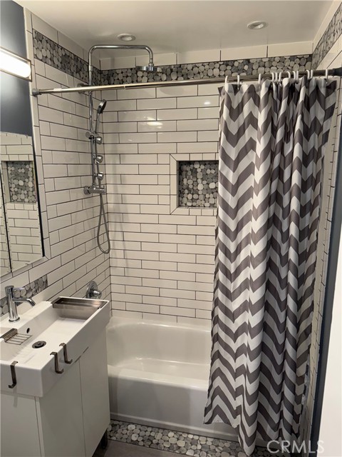 3309 E 8th Street, Los Angeles CA: https://media.crmls.org/medias/f8a89c49-5bb1-4554-87ab-a44ec932c8a7.jpg