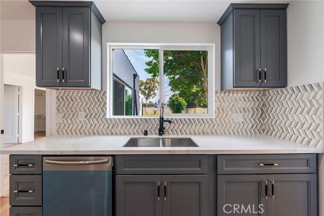 11431 Lee Lane, El Monte CA: https://media.crmls.org/medias/f8a89f9c-4c8c-457c-8c47-c304478d4728.jpg