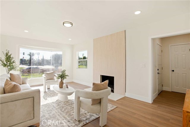 Detail Gallery Image 10 of 27 For 5201 Anahurst, South Gate,  CA 90280 - 3 Beds | 2 Baths