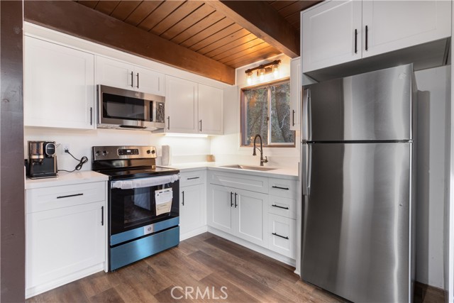 Detail Gallery Image 13 of 71 For 32703 Tulip Lane, Arrowbear,  CA 92382 - 2 Beds | 1 Baths